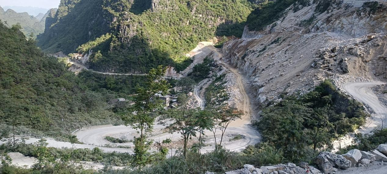 都安至自成村盘山公路
