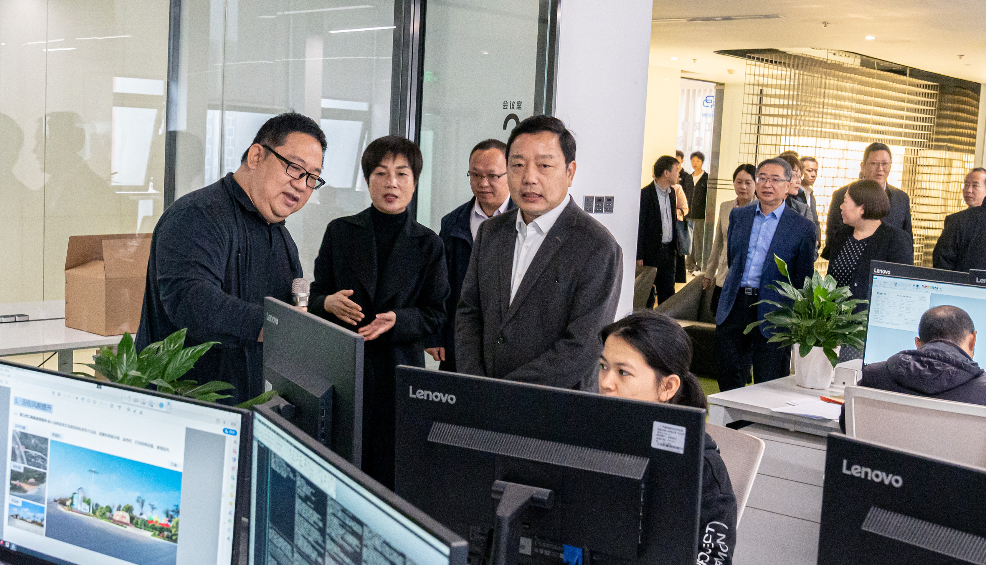 杨绿峰厅长一行参观建筑信息模型（BIM）技术应用研究中心